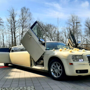 Limuzyna Chrysler lambo door